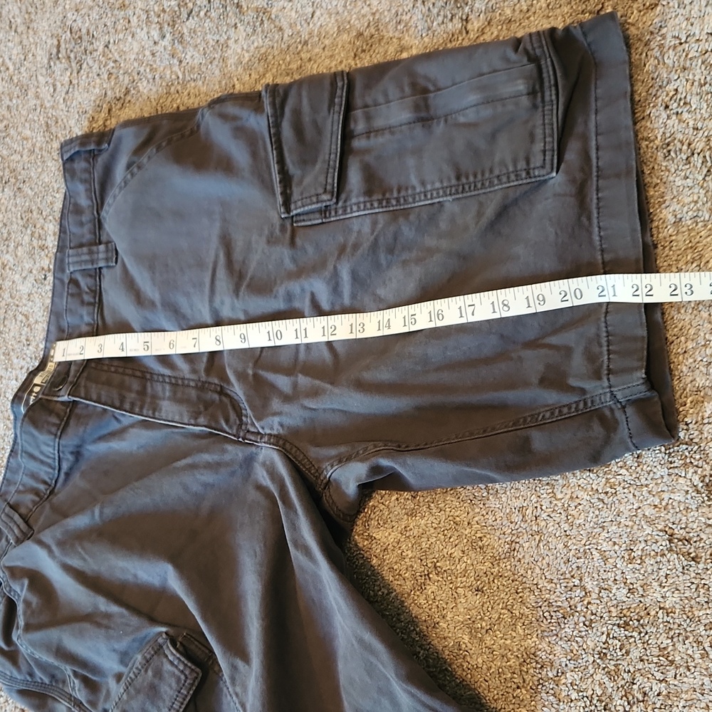 Carhart Cargo Shorts - Picture 3 of 10
